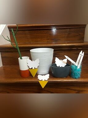 Bundle of Gardener planters & accessories  Butterfly traps Stakes glow fillers